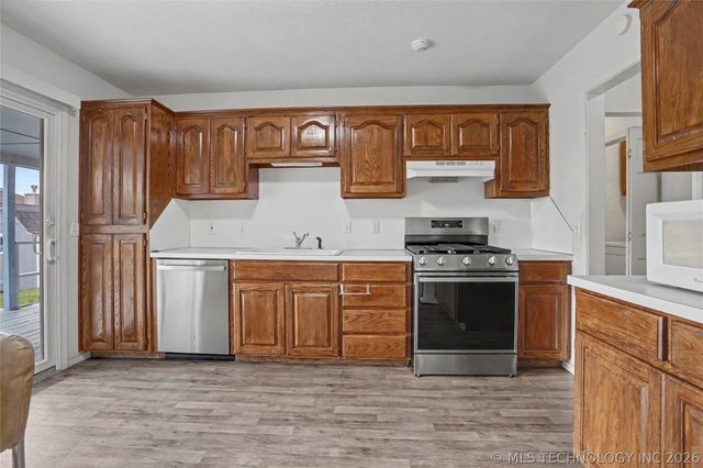 5117 S Spruce Drive, Sand Springs, OK 74063