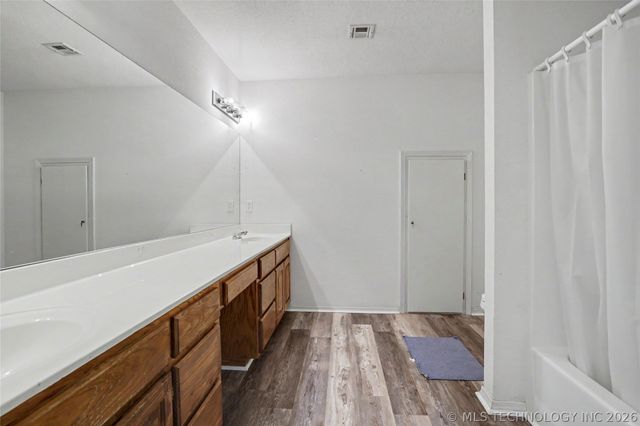 5117 S Spruce Drive, Sand Springs, OK 74063