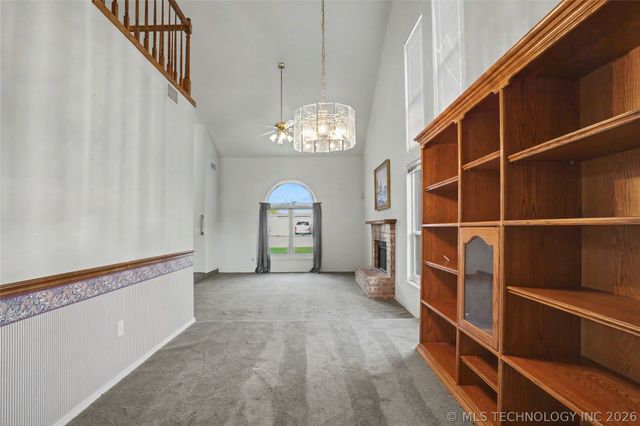 5117 S Spruce Drive, Sand Springs, OK 74063