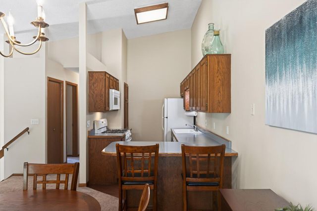 4604 Rosewood Lane N, Plymouth, MN 55442
