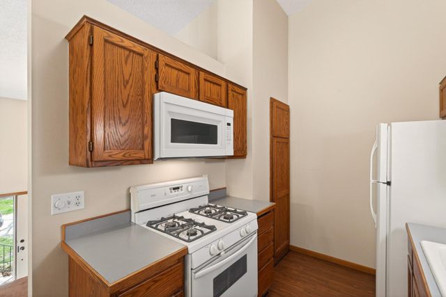 4604 Rosewood Lane N, Plymouth, MN 55442