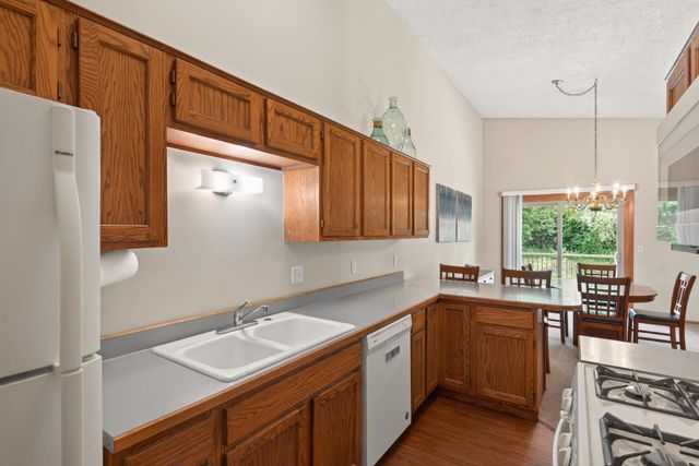 4604 Rosewood Lane N, Plymouth, MN 55442