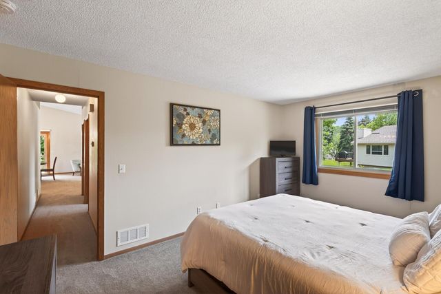 4604 Rosewood Lane N, Plymouth, MN 55442