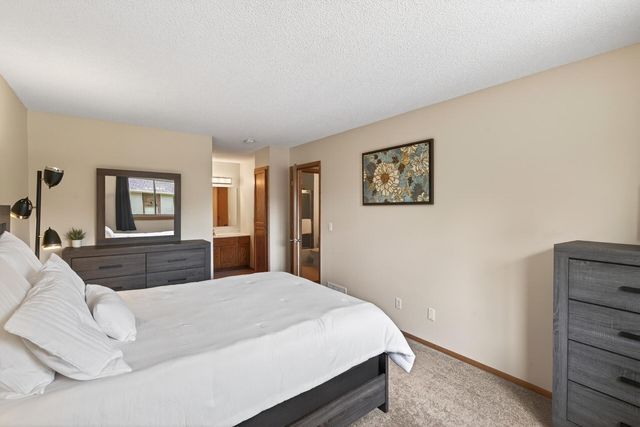 4604 Rosewood Lane N, Plymouth, MN 55442