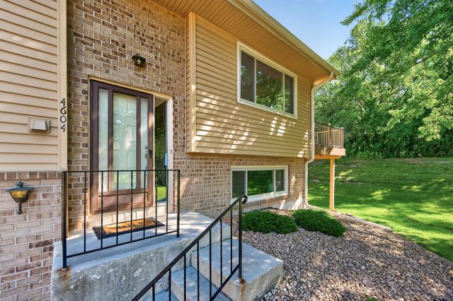 4604 Rosewood Lane N, Plymouth, MN 55442