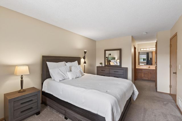 4604 Rosewood Lane N, Plymouth, MN 55442