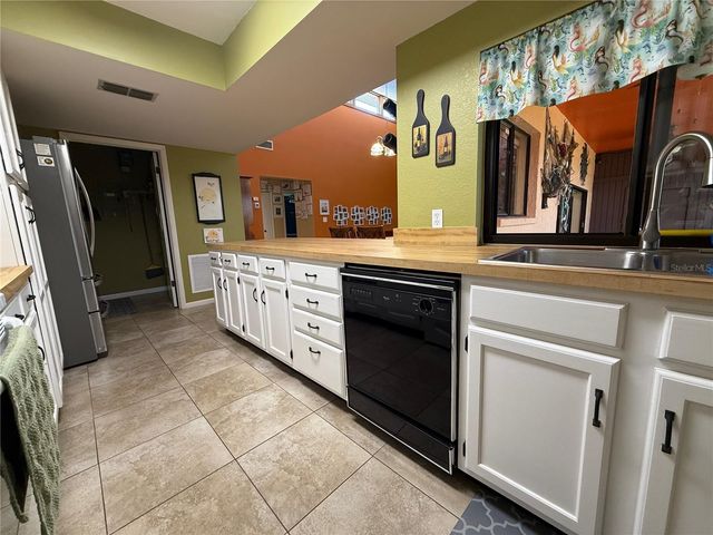 7120 COGNAC DRIVE 1, New Port Richey, FL 34653