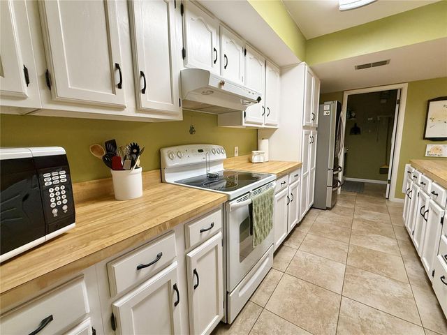 7120 COGNAC DRIVE 1, New Port Richey, FL 34653