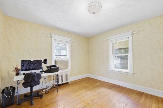 35 Rimmon Ave, Springfield, MA 01107