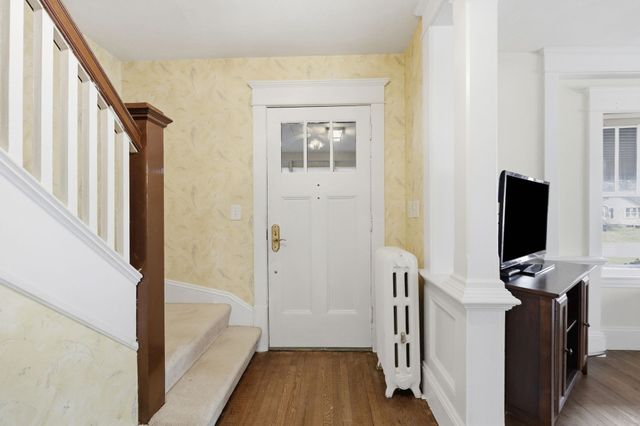 35 Rimmon Ave, Springfield, MA 01107