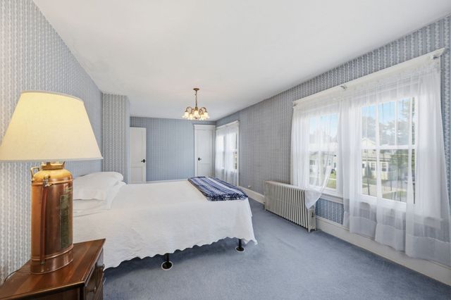 35 Rimmon Ave, Springfield, MA 01107