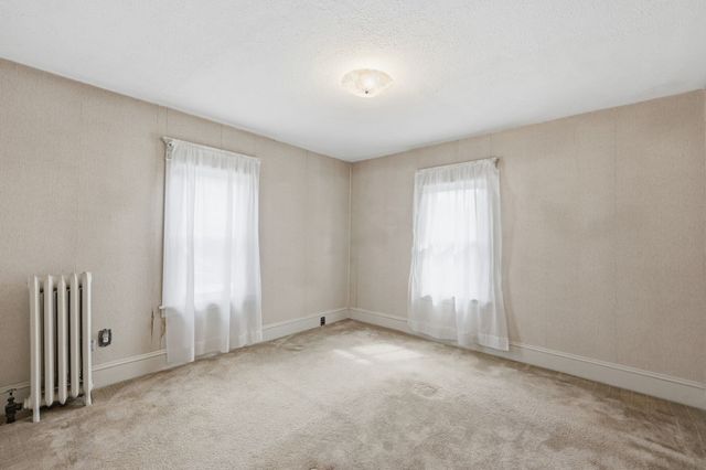 35 Rimmon Ave, Springfield, MA 01107