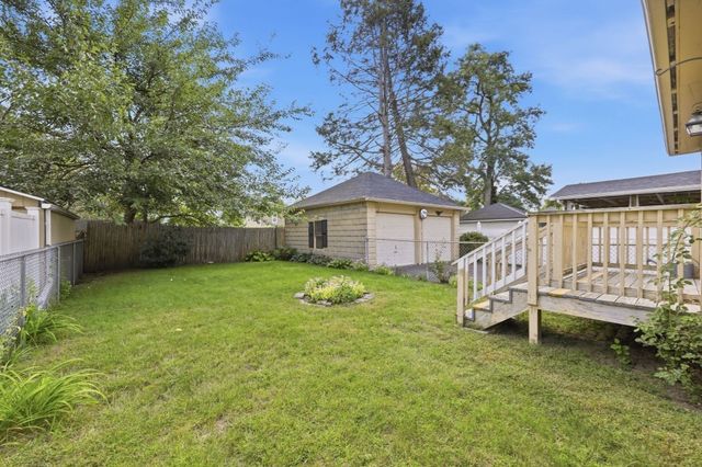 35 Rimmon Ave, Springfield, MA 01107