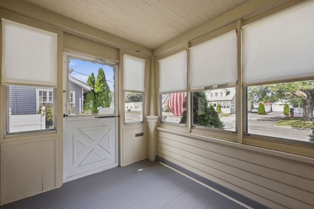 35 Rimmon Ave, Springfield, MA 01107