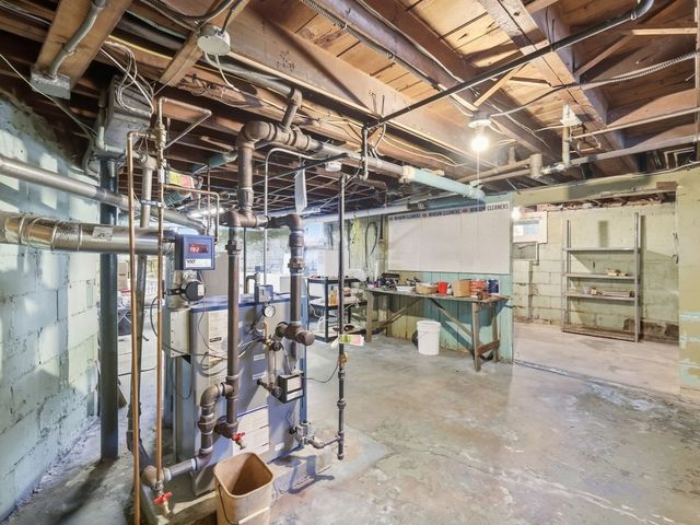 35 Rimmon Ave, Springfield, MA 01107