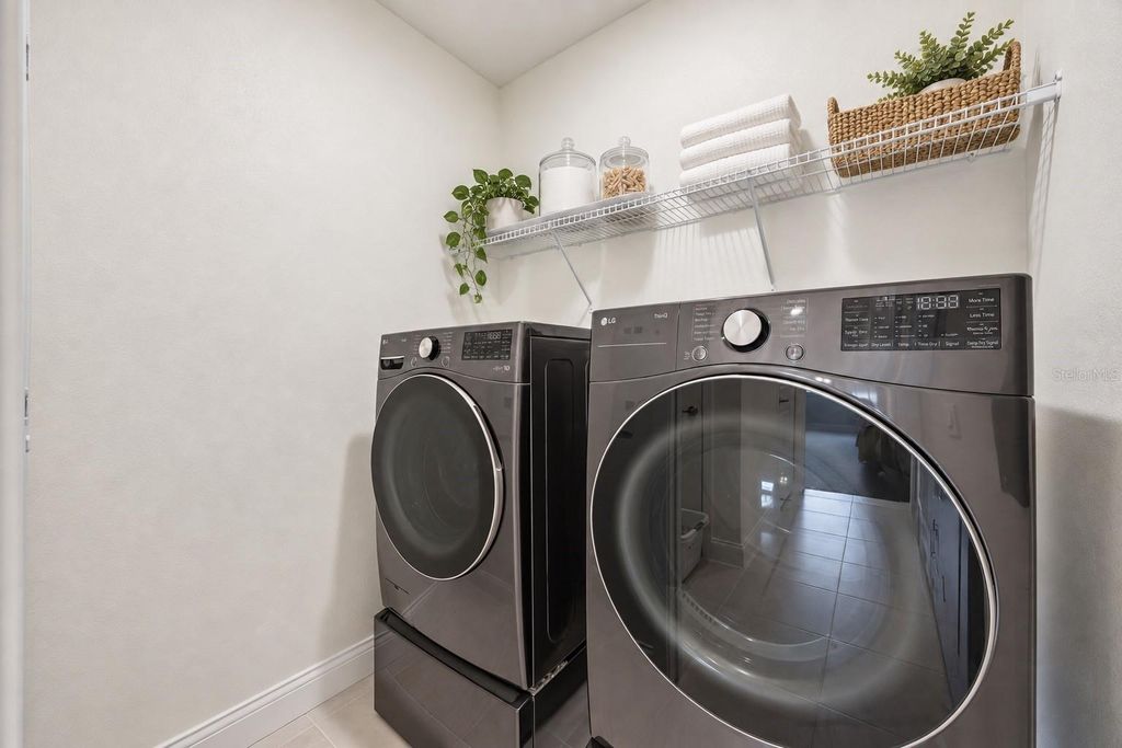 Image 32 of property listing at 7545 LAUREATE BOULEVARD 7201, Orlando, FL 32827