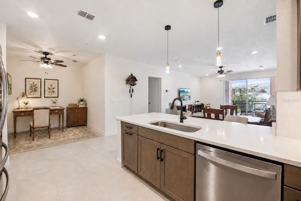 Image 5 of property listing at 7545 LAUREATE BOULEVARD 7201, Orlando, FL 32827