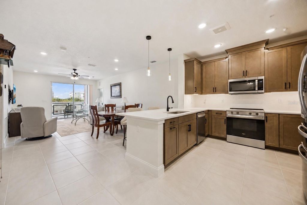 Image 6 of property listing at 7545 LAUREATE BOULEVARD 7201, Orlando, FL 32827