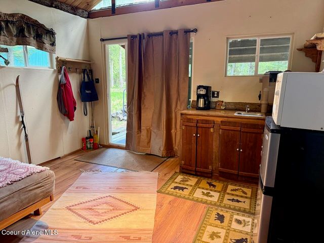8213 Rapid Lightning RD, Sandpoint, ID 83864