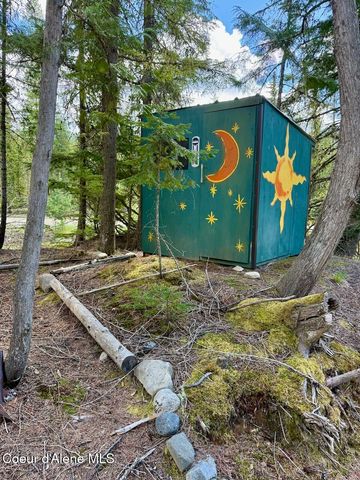8213 Rapid Lightning RD, Sandpoint, ID 83864