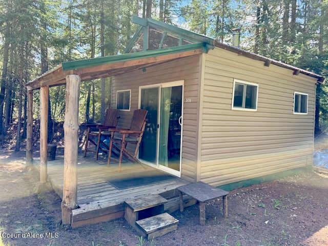 8213 Rapid Lightning RD, Sandpoint, ID 83864