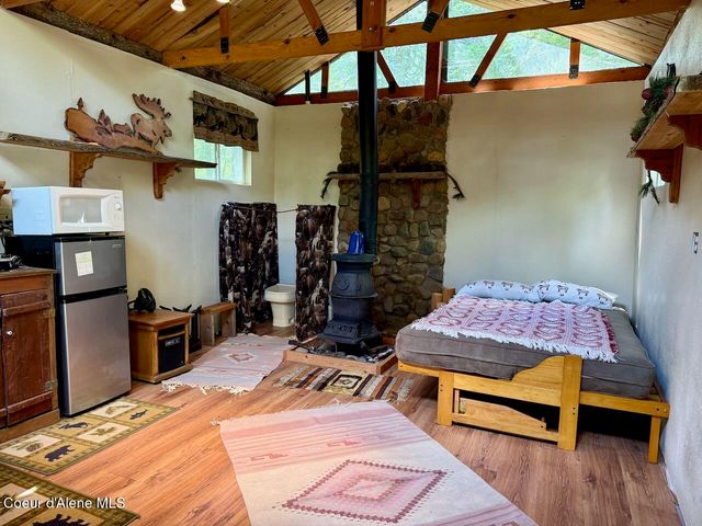 8213 Rapid Lightning RD, Sandpoint, ID 83864