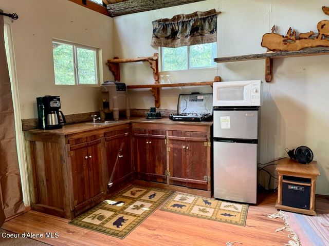 8213 Rapid Lightning RD, Sandpoint, ID 83864
