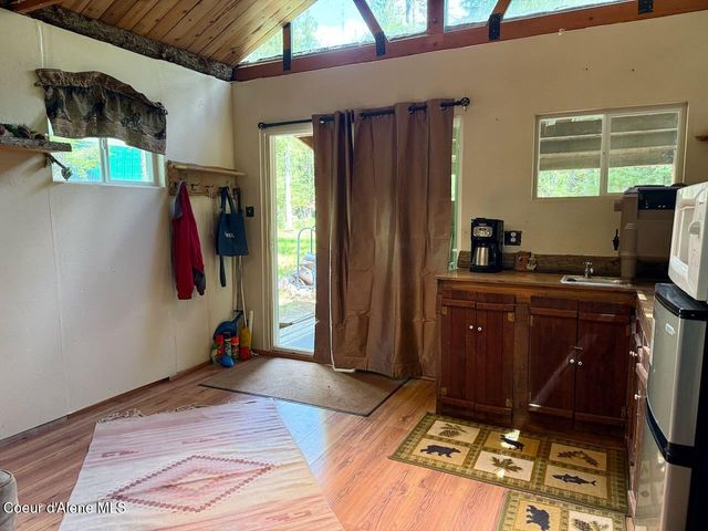 8213 Rapid Lightning RD, Sandpoint, ID 83864