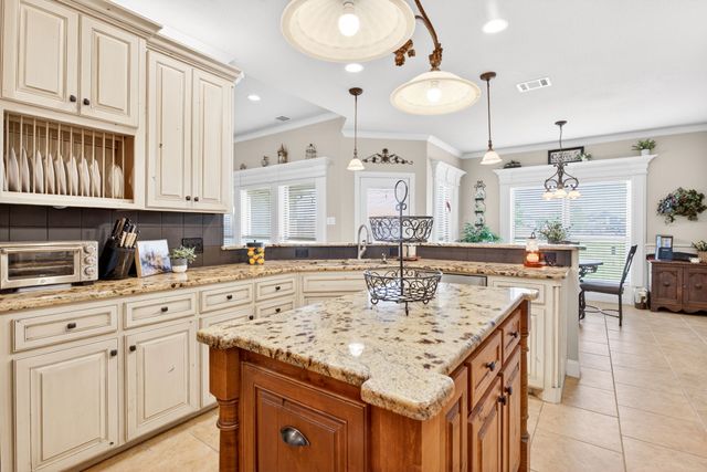 7233 Granville Drive, Mansfield, TX 76063