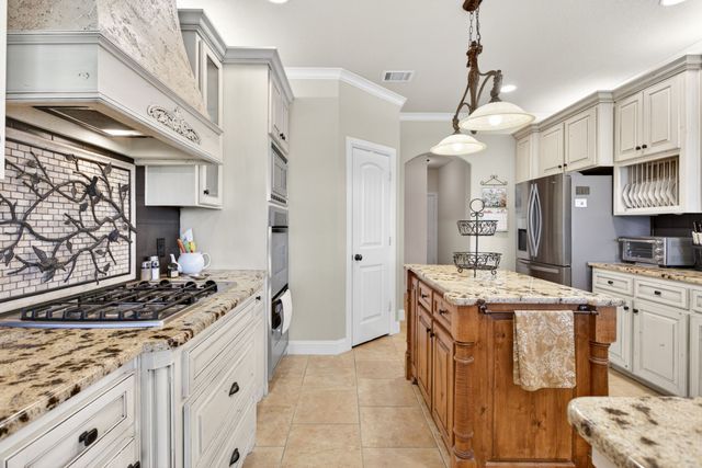 7233 Granville Drive, Mansfield, TX 76063
