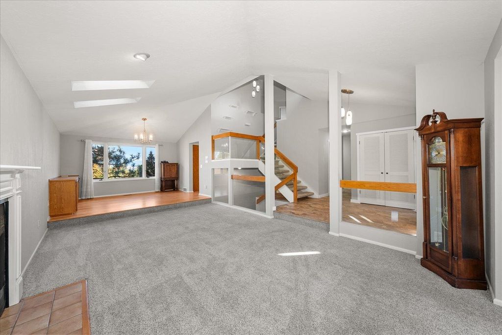 8032 E Woodview Dr, Spokane, WA 99212 photo 5