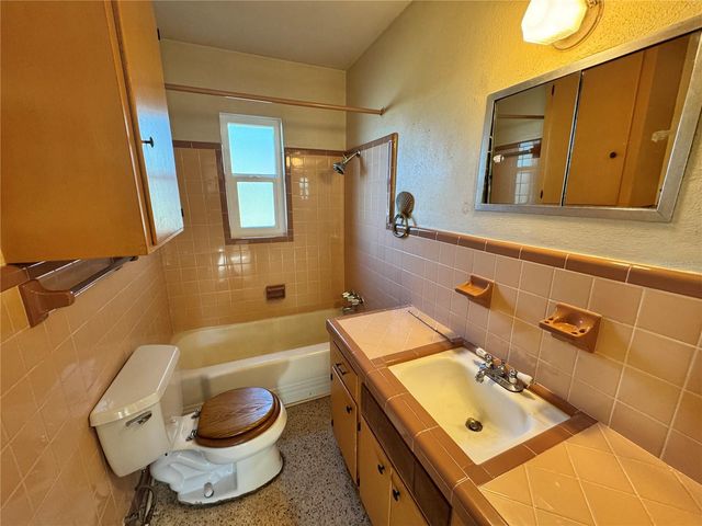 1405 INGRAM AVENUE, Sarasota, FL 34232