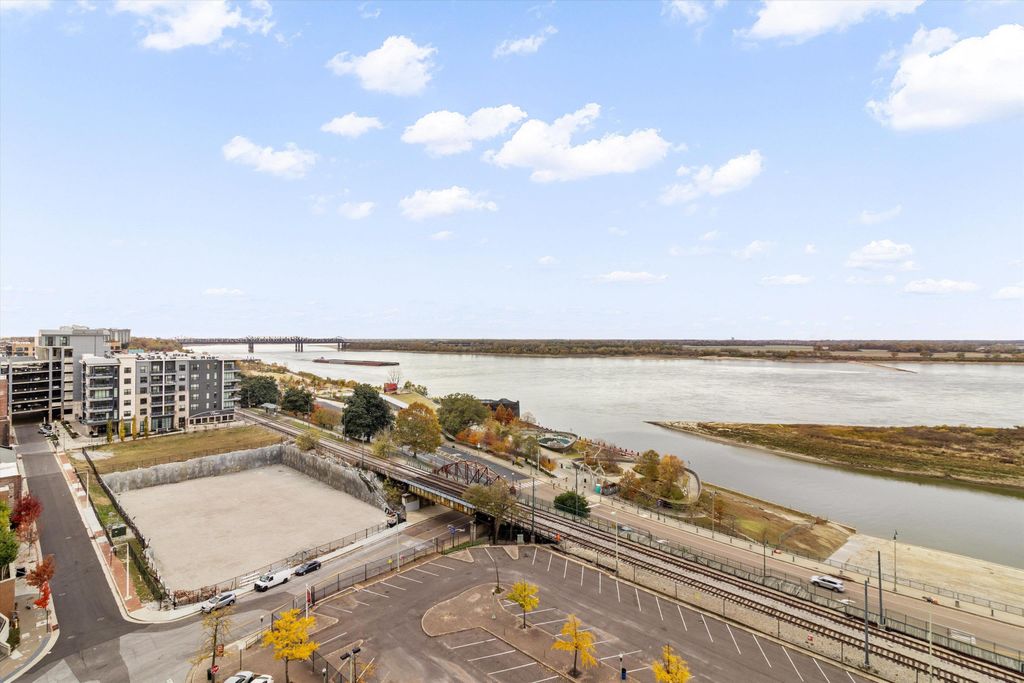 200 Wagner Pl Apt 1407 1408, Memphis, TN 38103