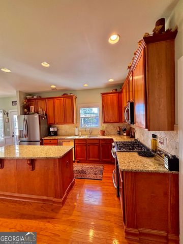 932 Cruce Lake Drive, Hoschton, GA 30548