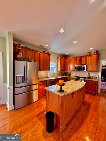 932 Cruce Lake Drive, Hoschton, GA 30548