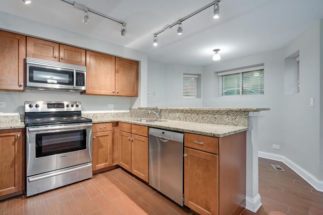 1034 W Armitage Avenue A, Chicago, IL 60614