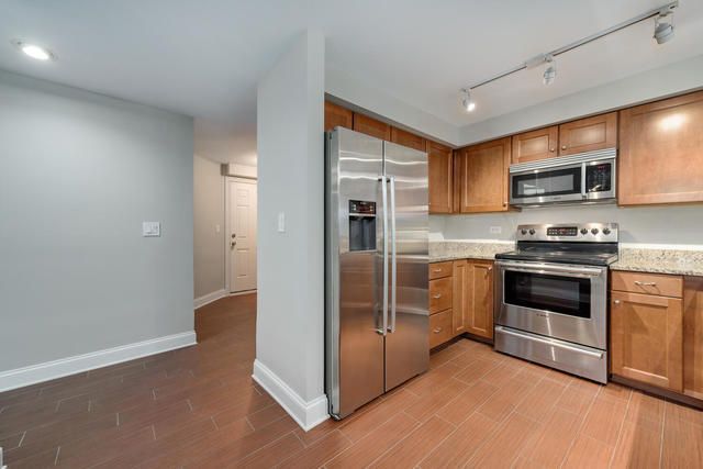 1034 W Armitage Avenue A, Chicago, IL 60614