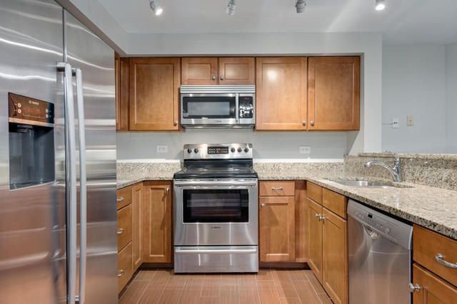 1034 W Armitage Avenue A, Chicago, IL 60614