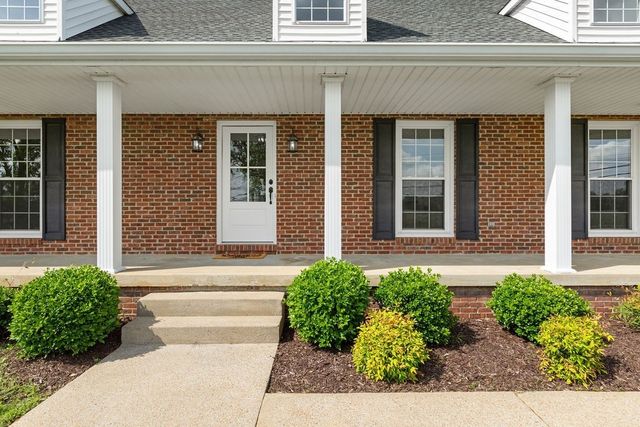 754 Veterans Pkwy, Murfreesboro, TN 37128