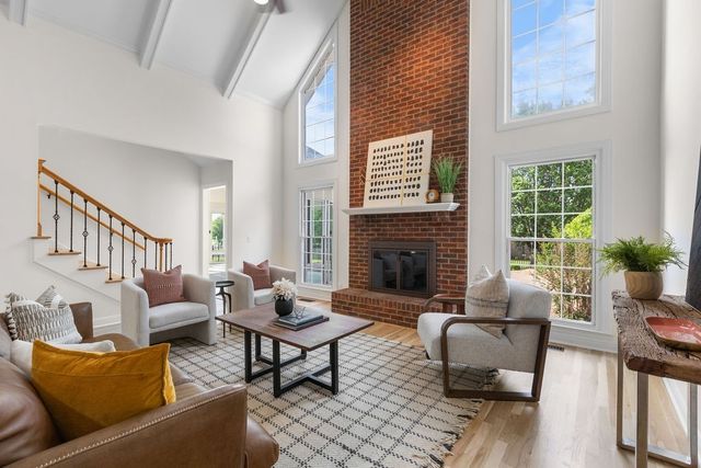 754 Veterans Pkwy, Murfreesboro, TN 37128