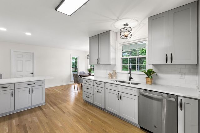 754 Veterans Pkwy, Murfreesboro, TN 37128