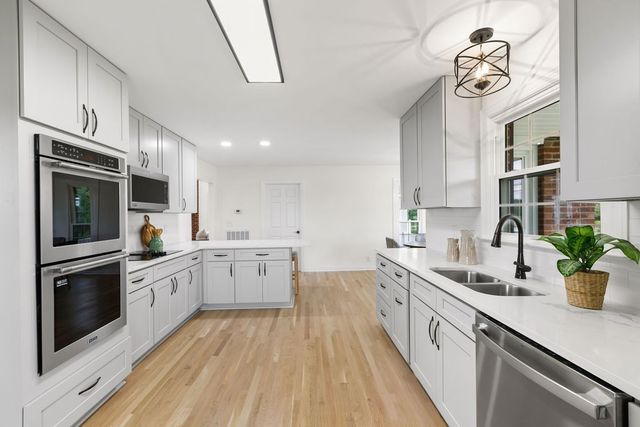 754 Veterans Pkwy, Murfreesboro, TN 37128