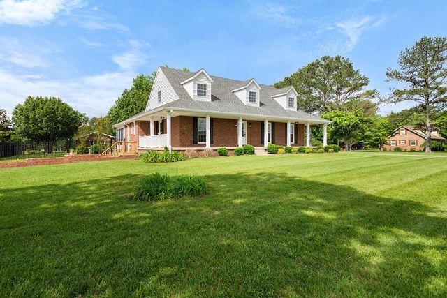 754 Veterans Pkwy, Murfreesboro, TN 37128