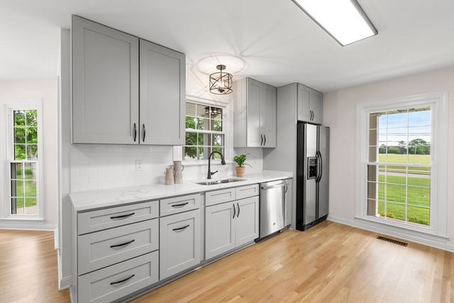 754 Veterans Pkwy, Murfreesboro, TN 37128