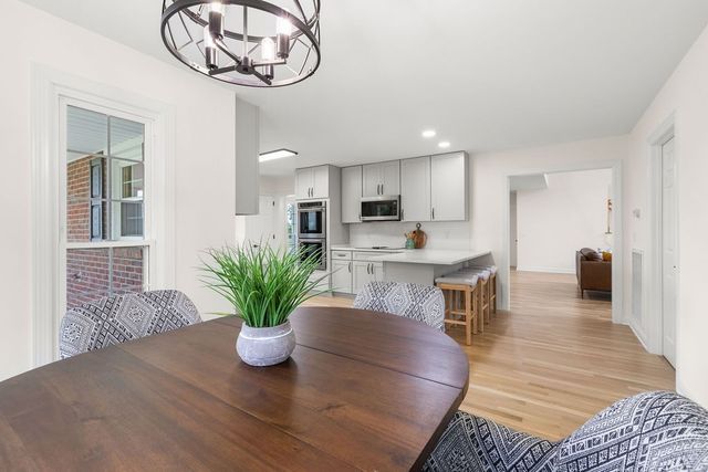 754 Veterans Pkwy, Murfreesboro, TN 37128