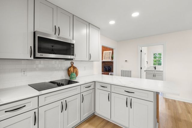 754 Veterans Pkwy, Murfreesboro, TN 37128