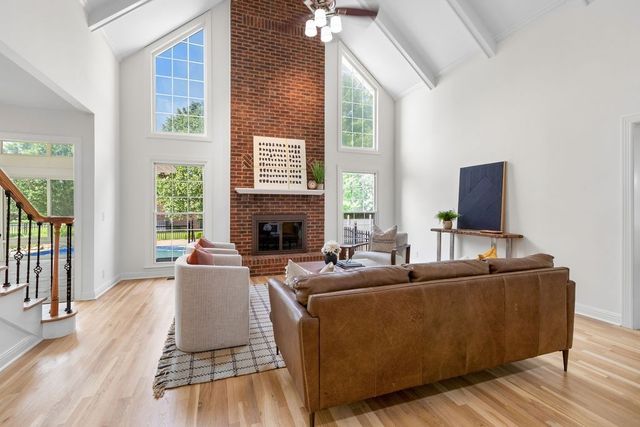 754 Veterans Pkwy, Murfreesboro, TN 37128