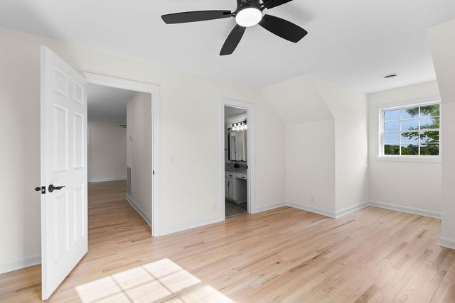 754 Veterans Pkwy, Murfreesboro, TN 37128