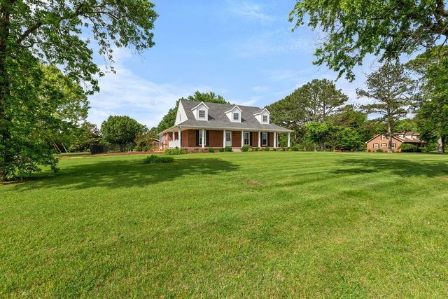 754 Veterans Pkwy, Murfreesboro, TN 37128