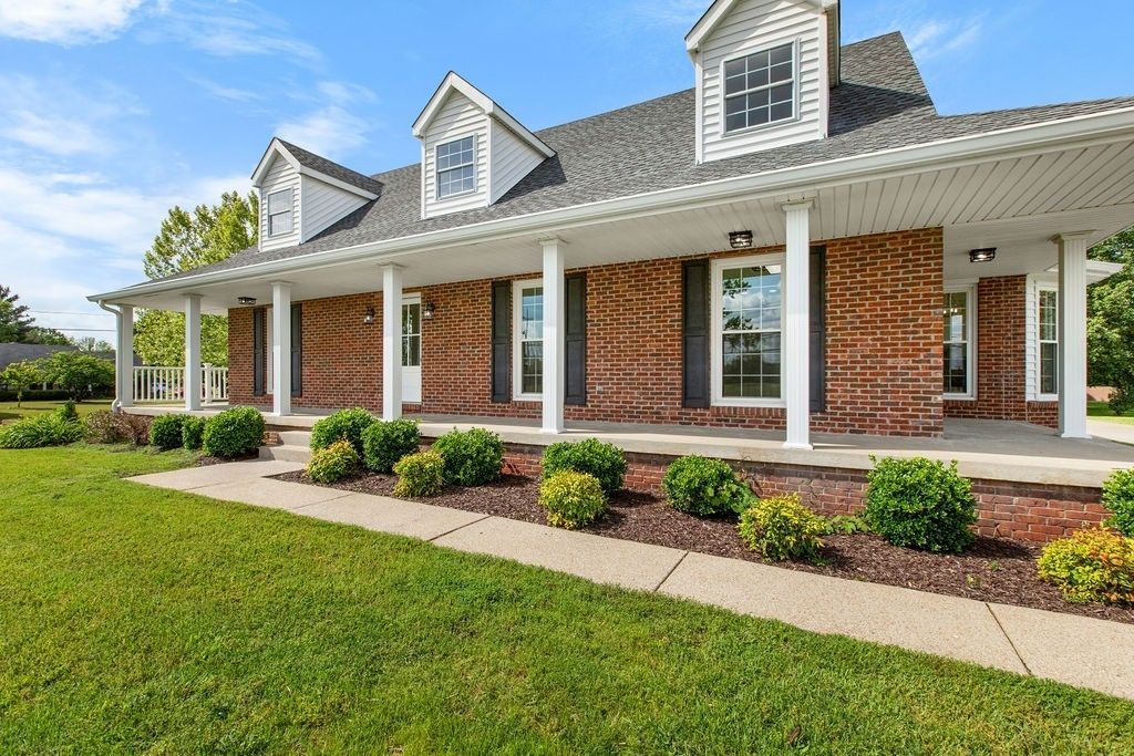 754 Veterans Pkwy, Murfreesboro, TN 37128